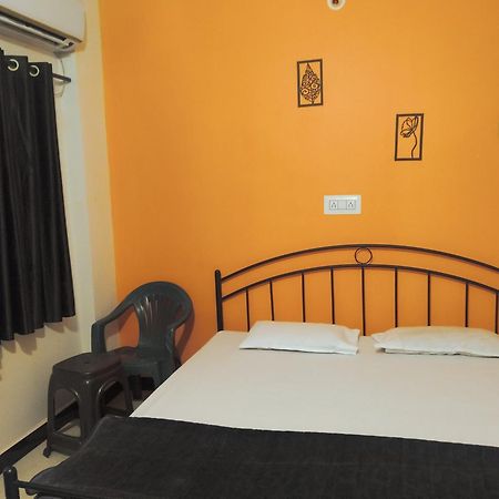 Shivlok Guest House اوجاين المظهر الخارجي الصورة