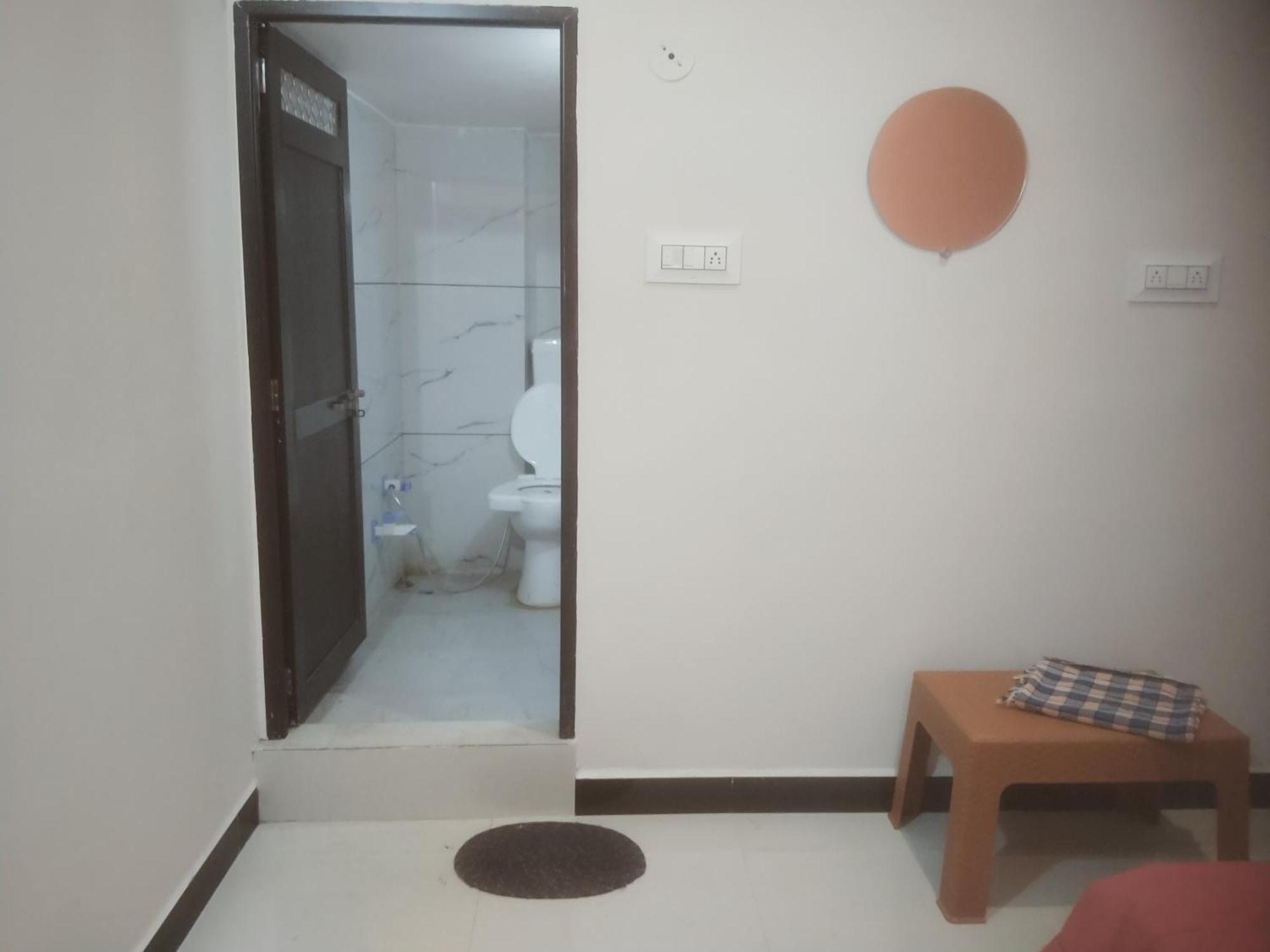 Shivlok Guest House اوجاين المظهر الخارجي الصورة
