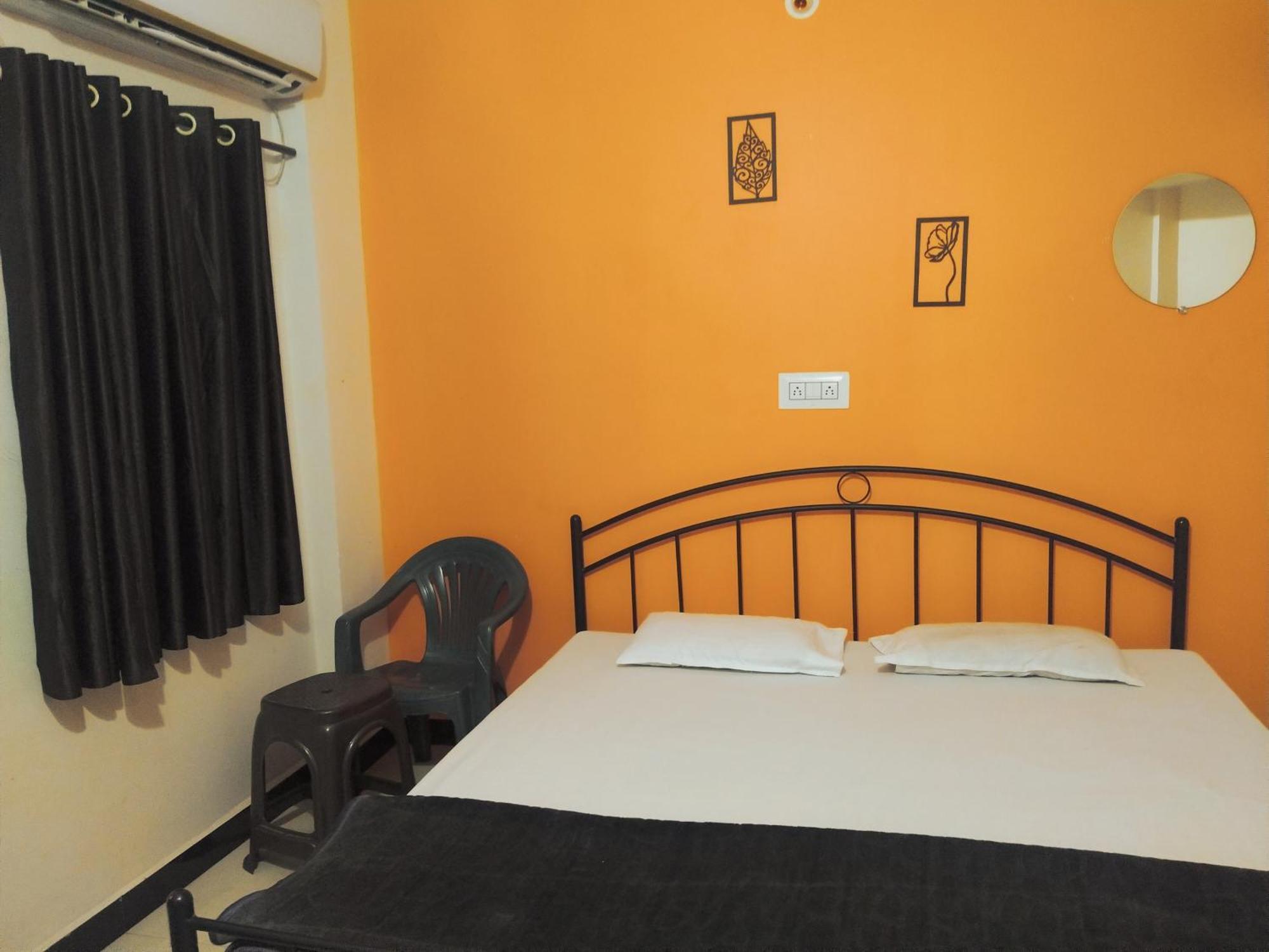 Shivlok Guest House اوجاين المظهر الخارجي الصورة
